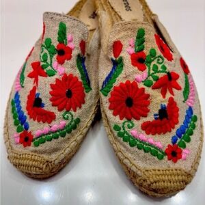 Soludos Embroidered Ibiza Mules in Sand Multi Floral SZ (7) Shoes, Espadrilles
